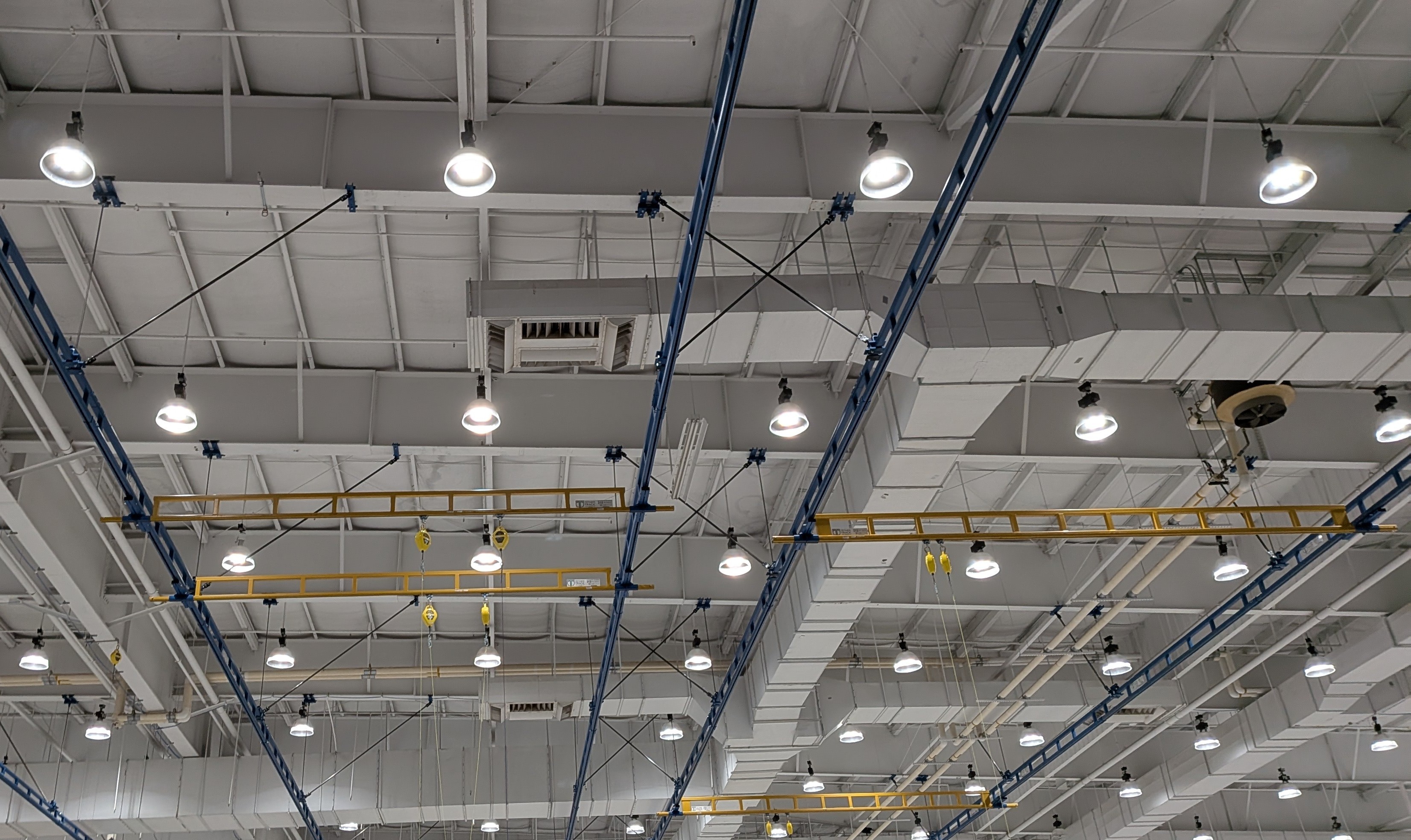 OSHA-compliant fall protection system with harness and lifeline